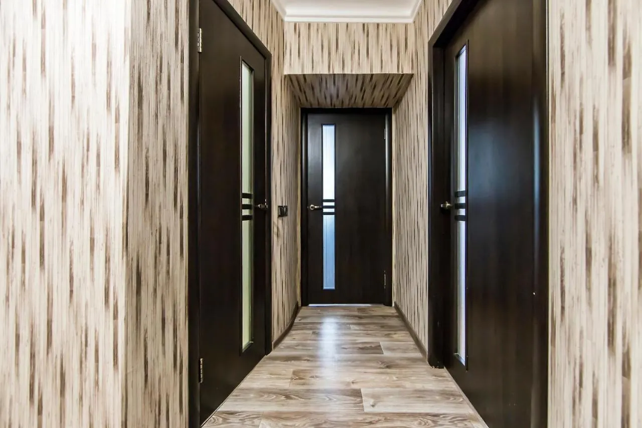 Apartment Near Zhitomirskaya Metro Station, Nikolay Krasnova Street 基輔