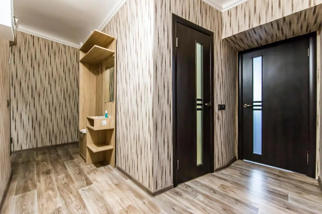 Apartment Near Zhitomirskaya Metro Station, Nikolay Krasnova Street 基輔 0*,