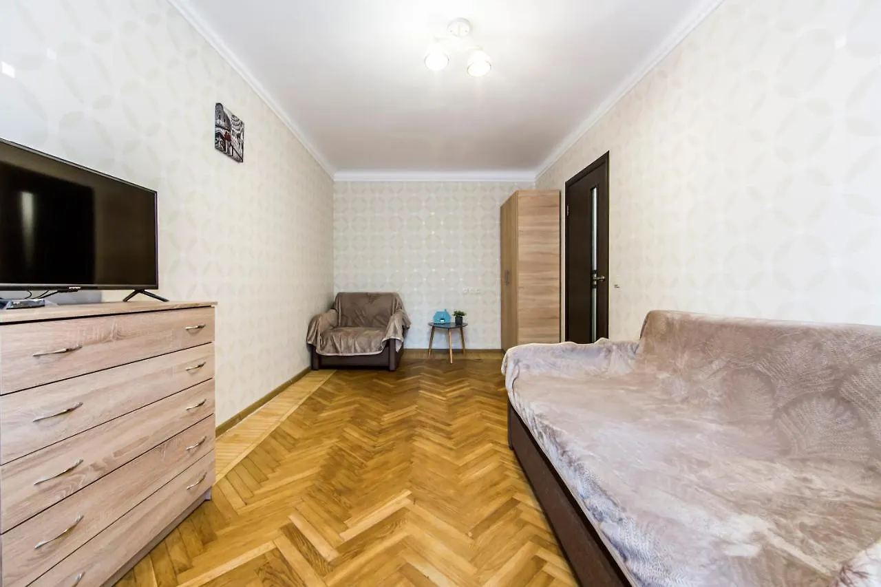 Apartment Near Zhitomirskaya Metro Station, Nikolay Krasnova Street 基輔