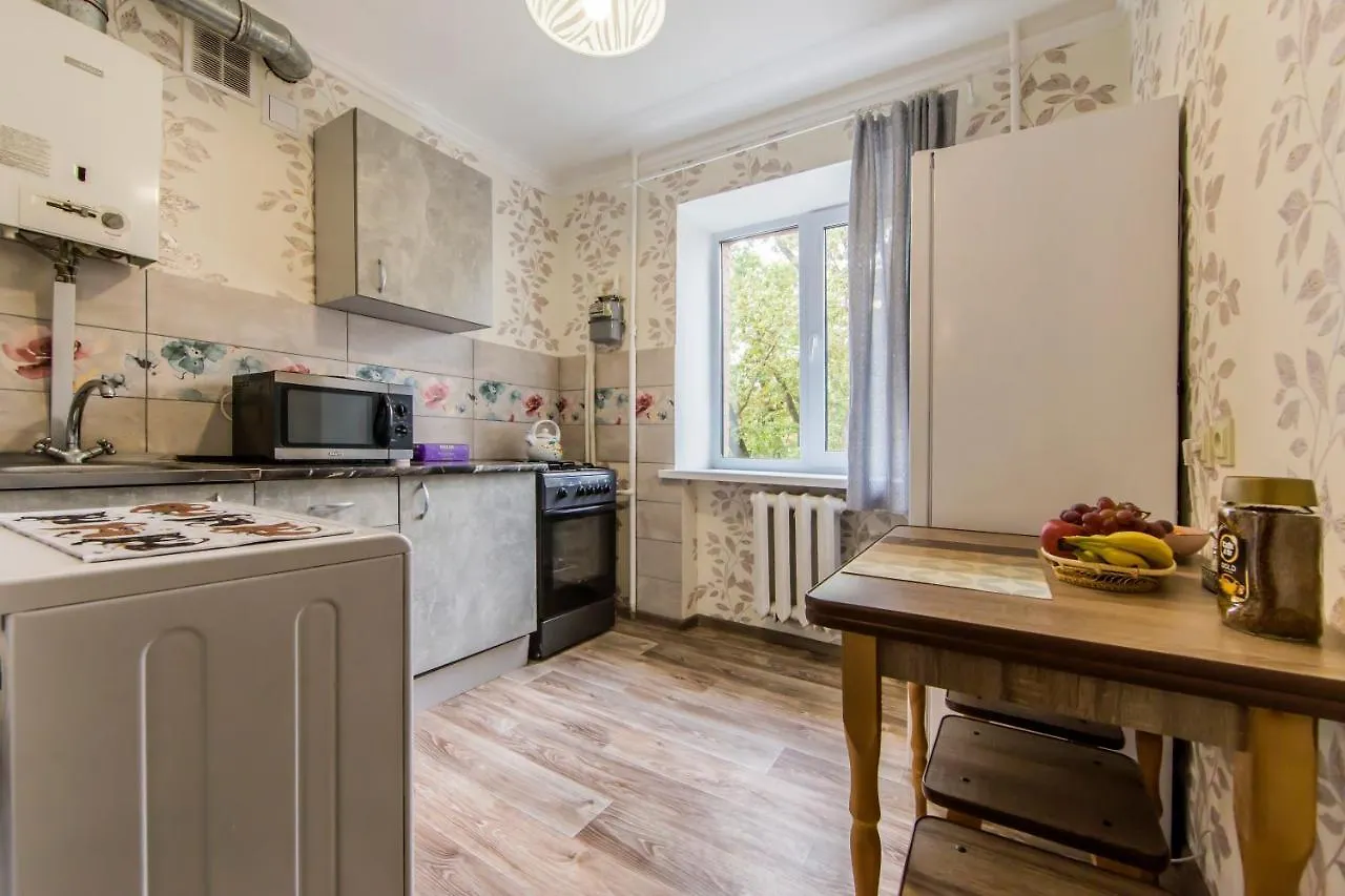 Apartment Near Zhitomirskaya Metro Station, Nikolay Krasnova Street 키예프