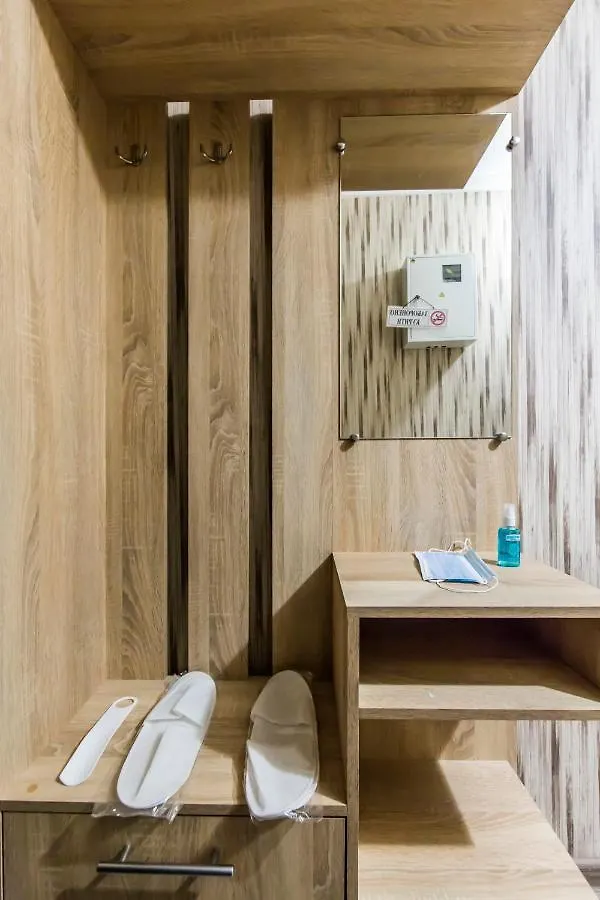 Apartment Near Zhitomirskaya Metro Station, Nikolay Krasnova Street 키예프